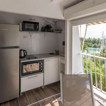 Appartement Superbe studio en duplex, vue sur mer et piscine à Le Gosier  Extérieur photo