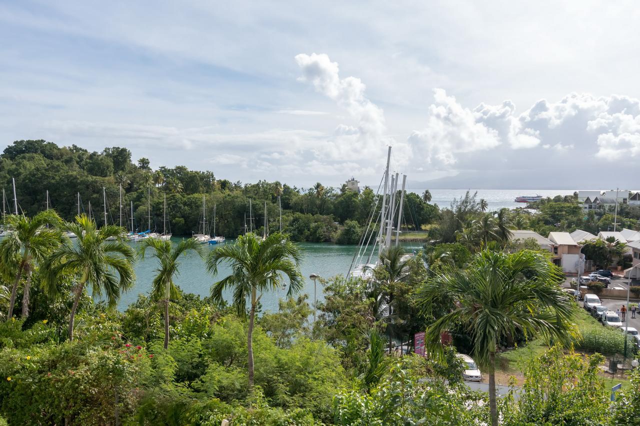 Appartement Superbe studio en duplex, vue sur mer et piscine à Le Gosier  Extérieur photo