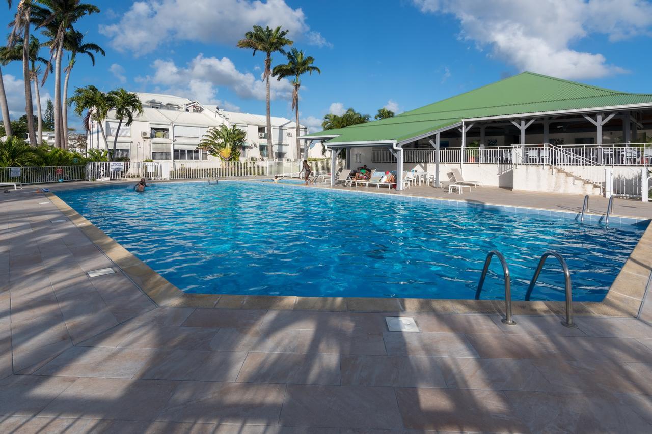 Appartement Superbe studio en duplex, vue sur mer et piscine à Le Gosier  Extérieur photo
