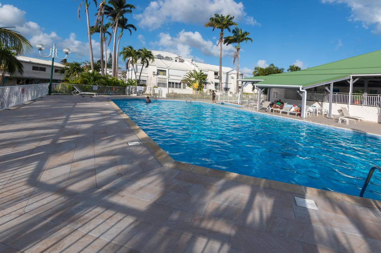 Appartement Superbe studio en duplex, vue sur mer et piscine à Le Gosier  Extérieur photo