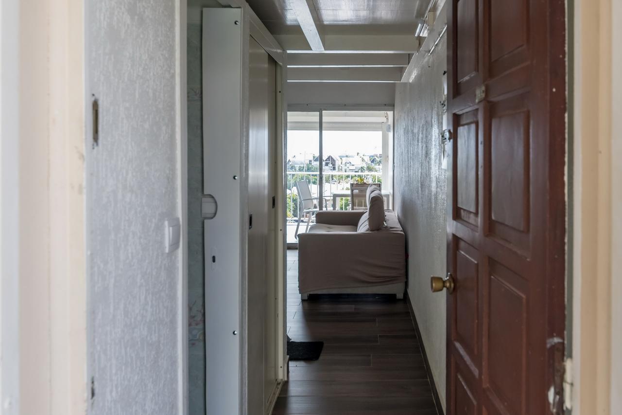 Appartement Superbe studio en duplex, vue sur mer et piscine à Le Gosier  Extérieur photo